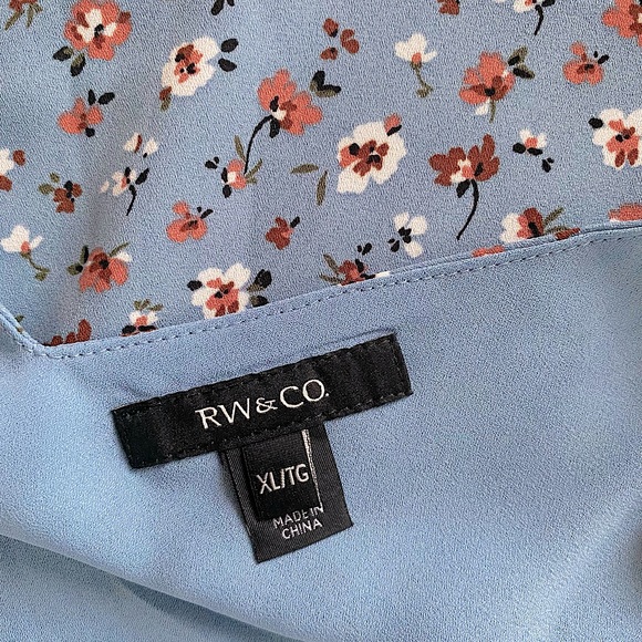 Camisole 🌺 - Picture 3 of 3